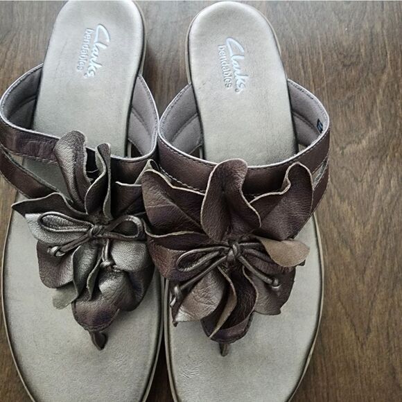 ClarksāBendablesāThongāSandal - Picture 3 of 6